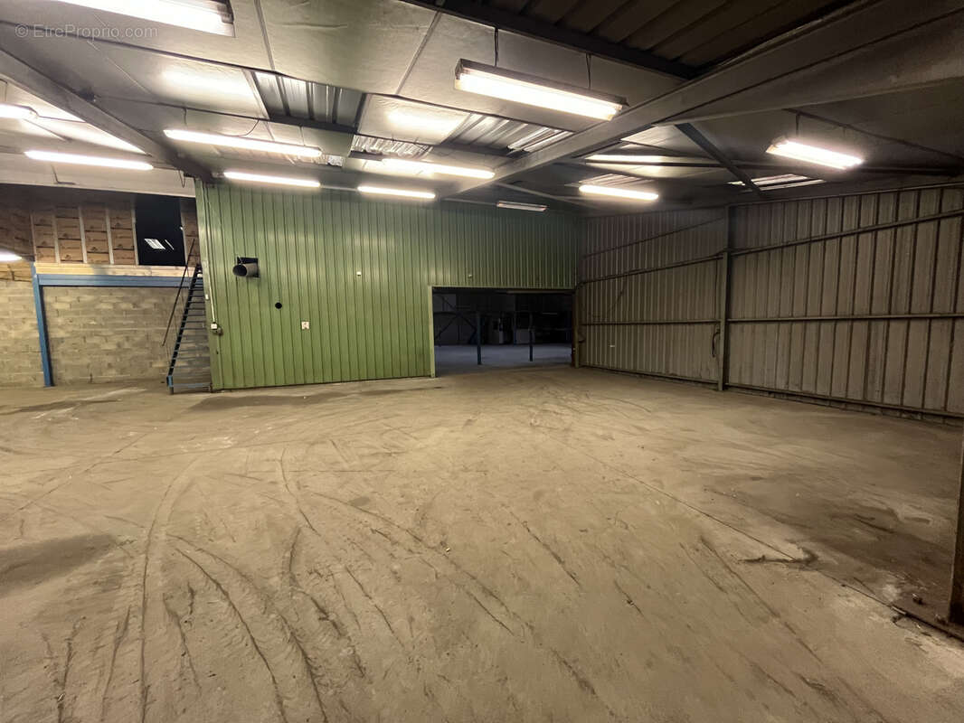 Commerce à LA BAZOGE