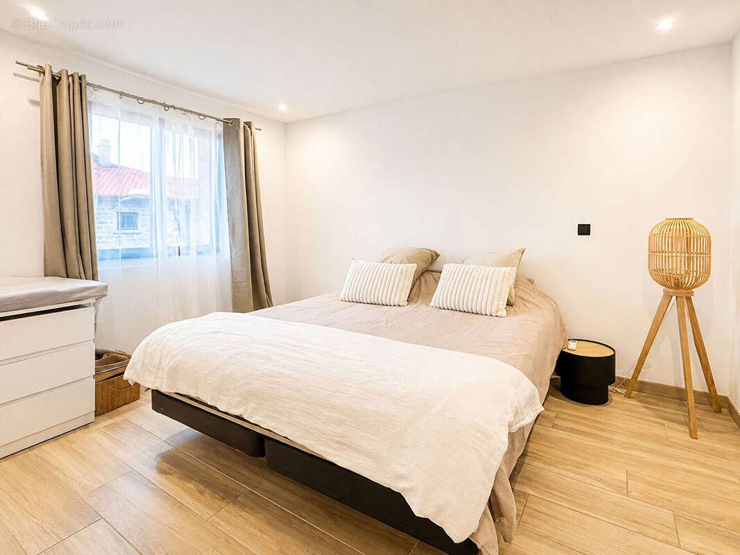 Appartement T3 d'exception avec terrasse de 100 m² à deux pas de The Village Outlet - photo 6