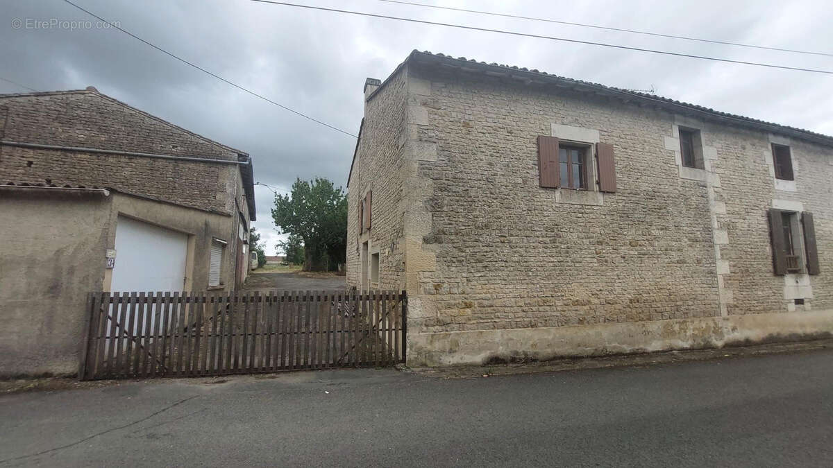 SCIECQ. Maison ancienne à rénover - photo 2