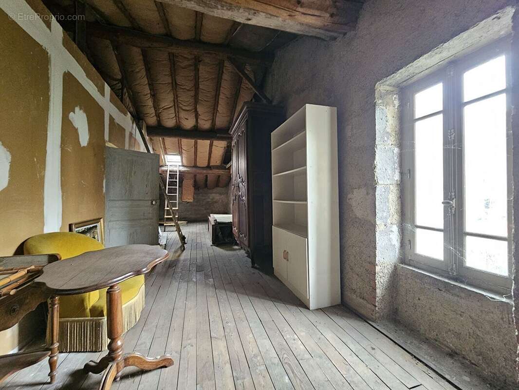 Maison à CEYRAT