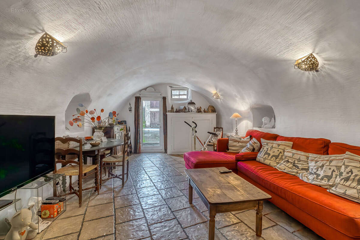 Maison à MENTHON-SAINT-BERNARD