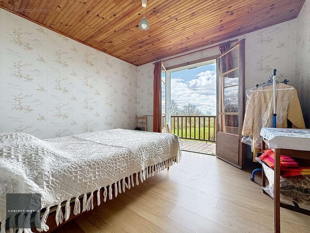 Maison 177 m² à Moissac  - photo 9