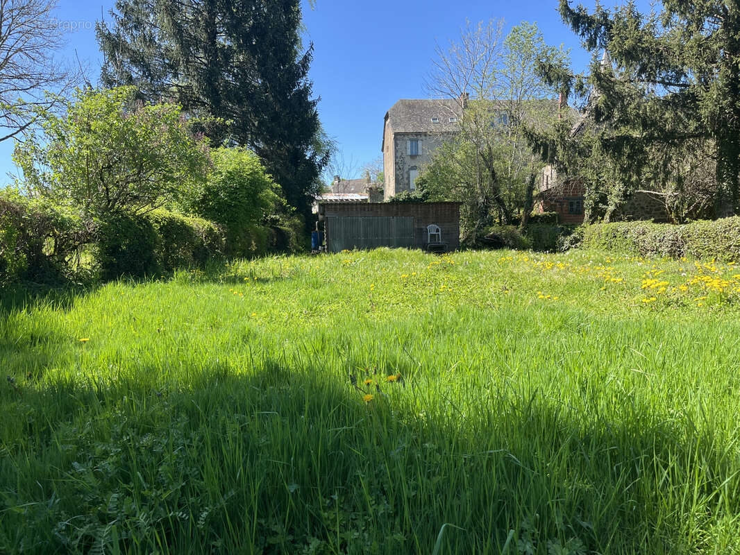 Maison à ANGLARDS-DE-SALERS