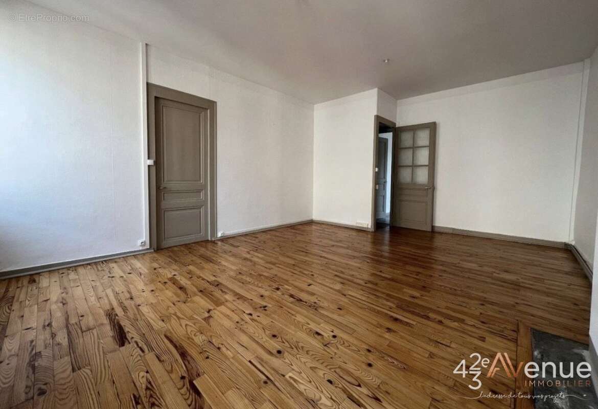 Appartement à SAINT-ETIENNE