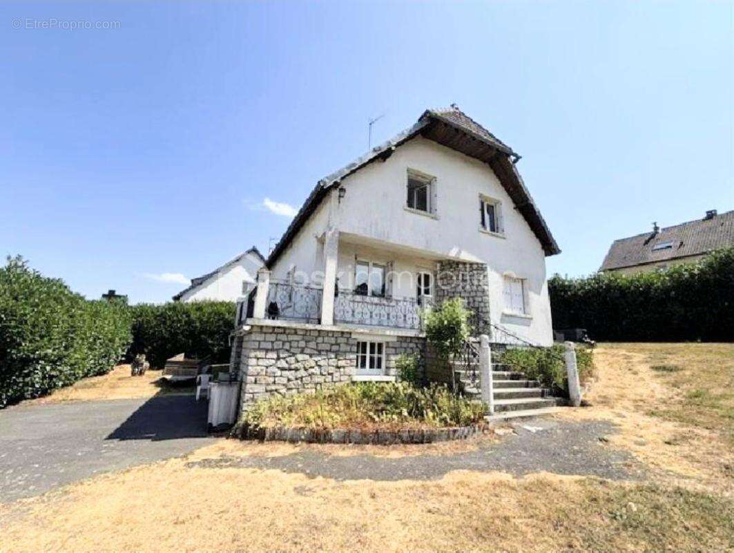 Une maison aux nombreux atouts, offrant espace, luminosité et une terrasse à aménager - photo 3