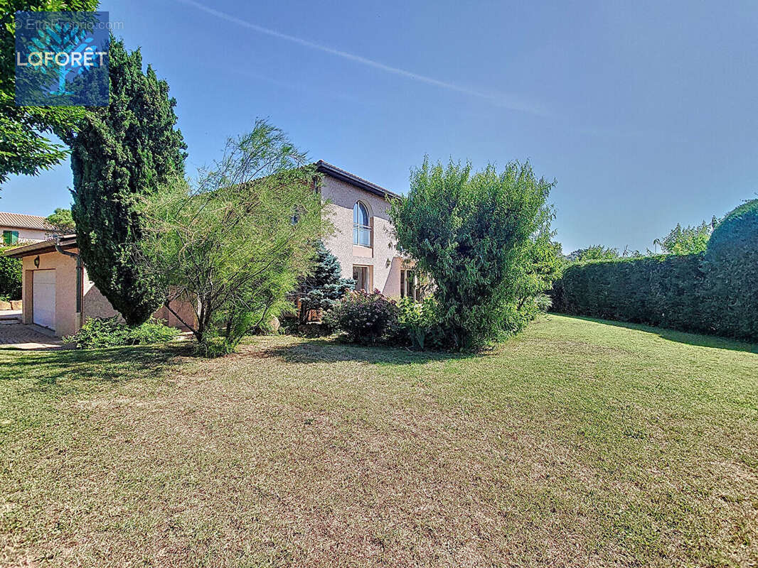 Maison à CHARLY