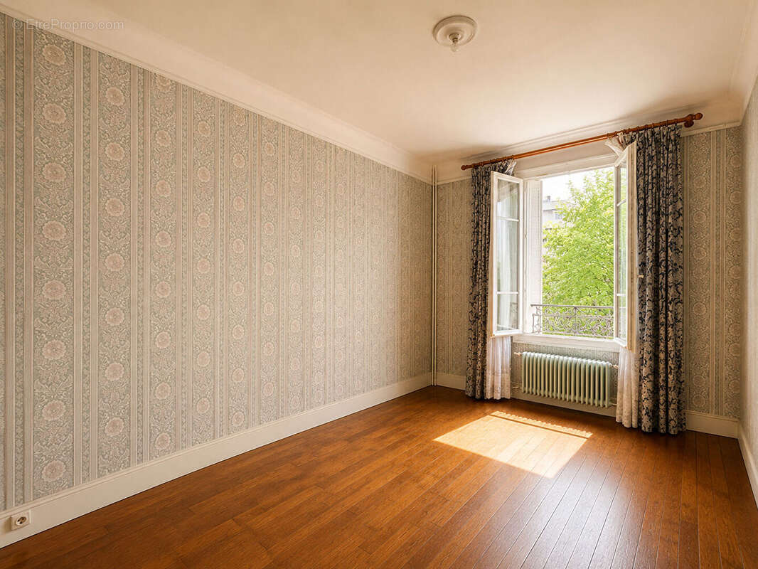 3 pièces de 49.95m²  sur Alfortville sud avec cave et box voiture - photo 2