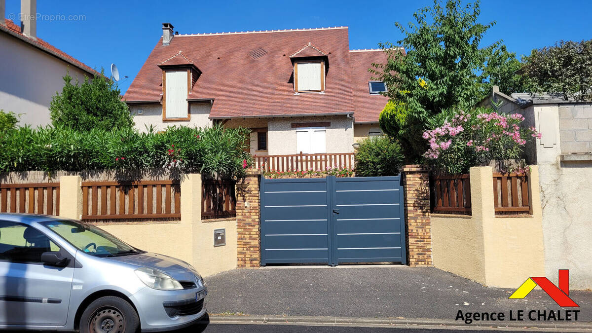 Maison à VILLENEUVE-LE-ROI