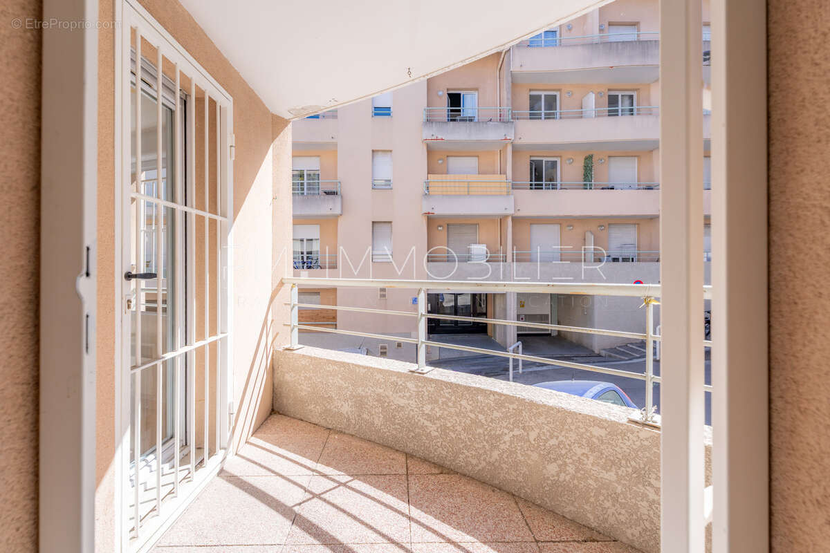Appartement à MARSEILLE-5E