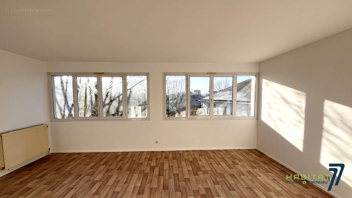 Appartement à MAGNY-LE-HONGRE