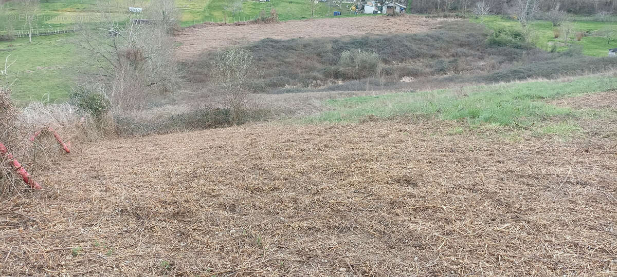 Terrain à DAMPNIAT