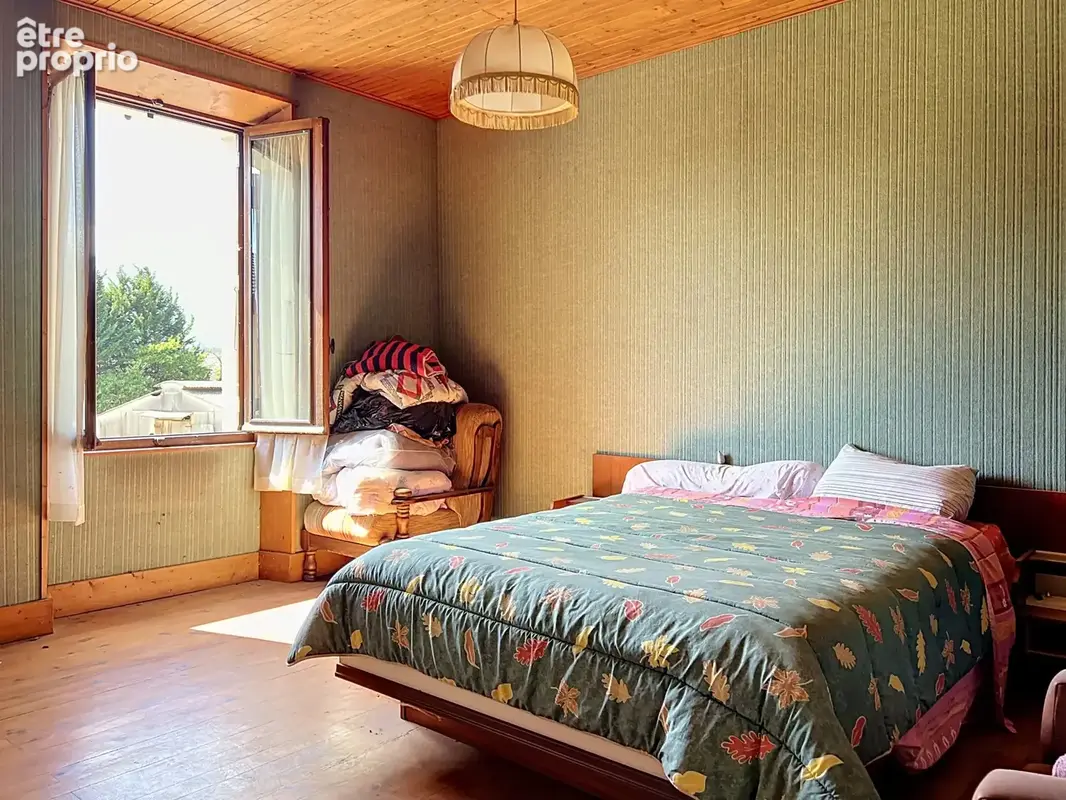 - Méry - Corps de ferme   122 m2 habitables + 250 m2 de dépendances secteur UA - photo 10