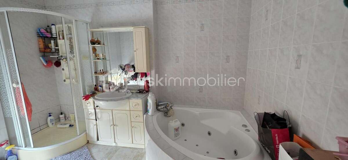 Maison à SAINT-BARTHELEMY-D'ANJOU