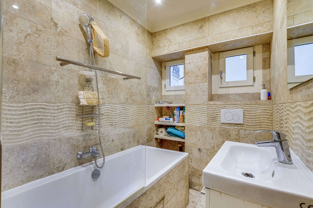 Appartement à PARIS-12E