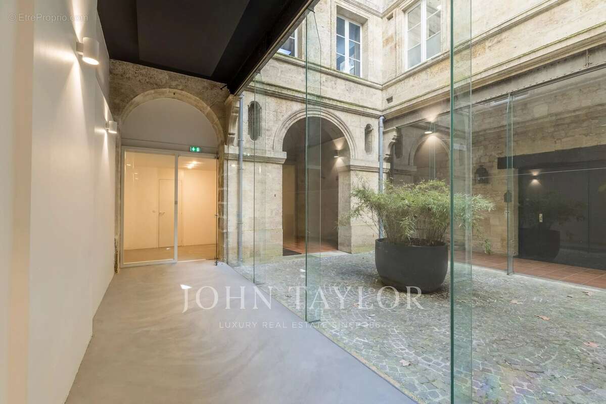 Commerce à BORDEAUX