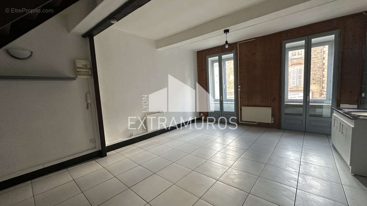 Appartement à L'ARBRESLE