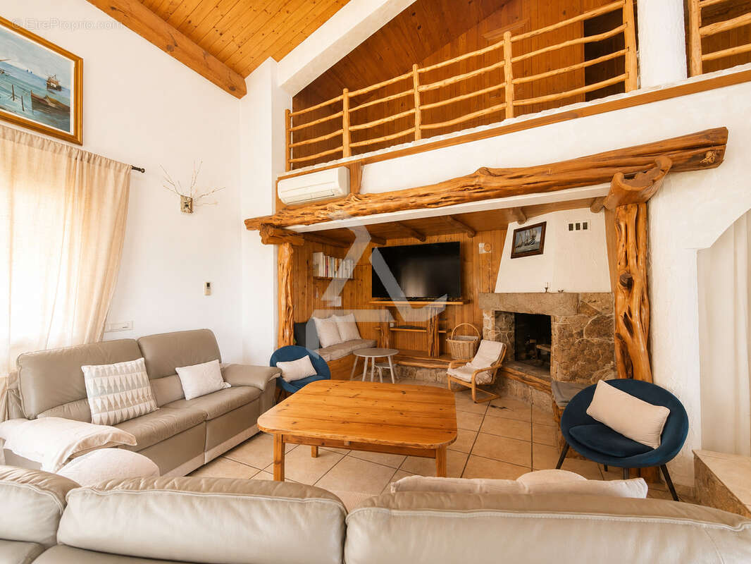 Appartement en duplex t5 de 152 m2 dans petite copropriété de charme à 20min de porto-vecchio - photo 8