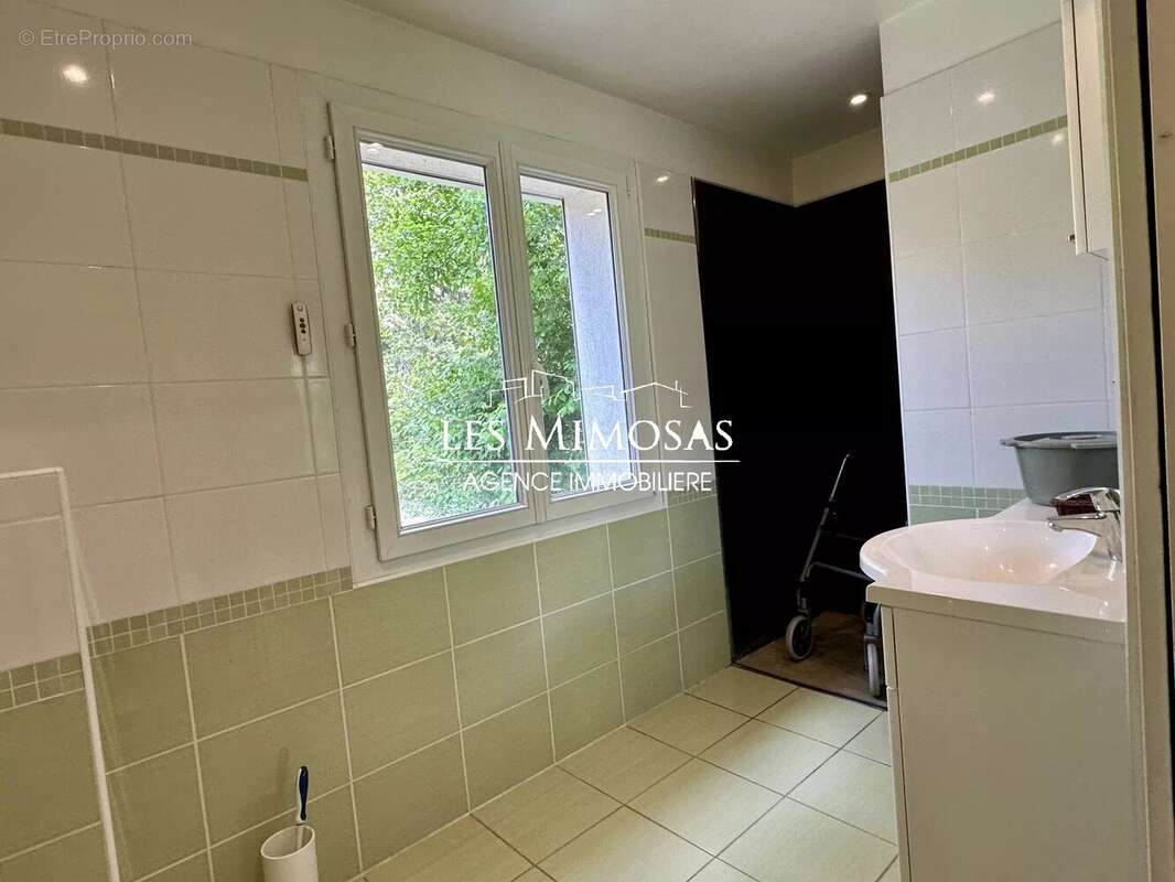 Maison à ROQUEBRUNE-SUR-ARGENS