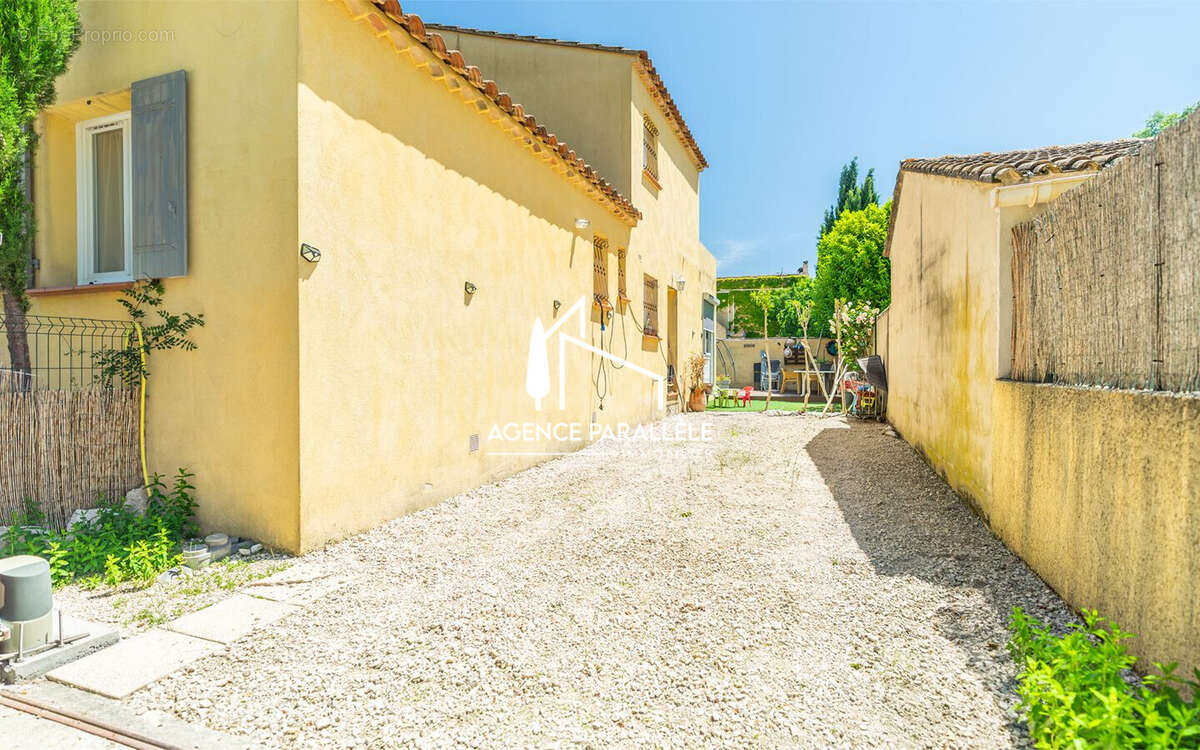 Appartement à L'ISLE-SUR-LA-SORGUE