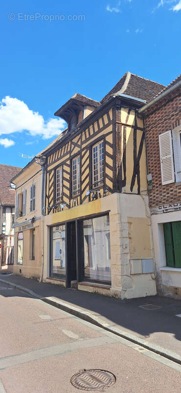 Commerce à SENS