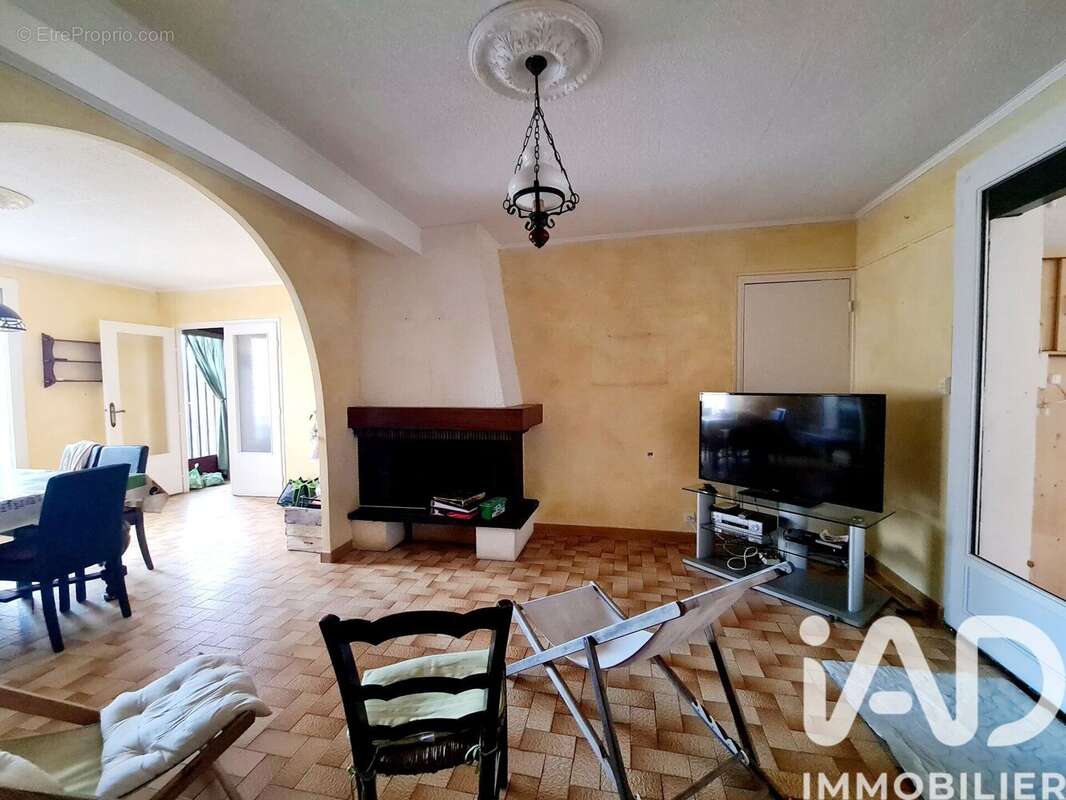 Maison 107 m² à Fleury  - photo 4