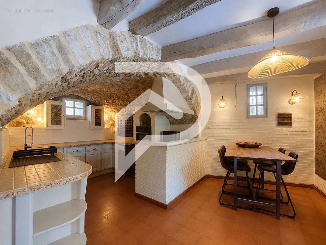 Maison à vendre Saint Montan 13 pièce(s) 296 m2 - photo 5