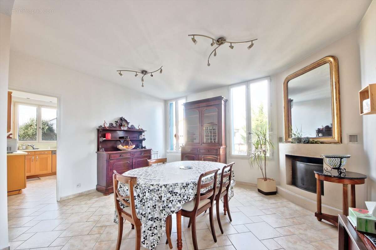 Séjour - Maison à NANTERRE