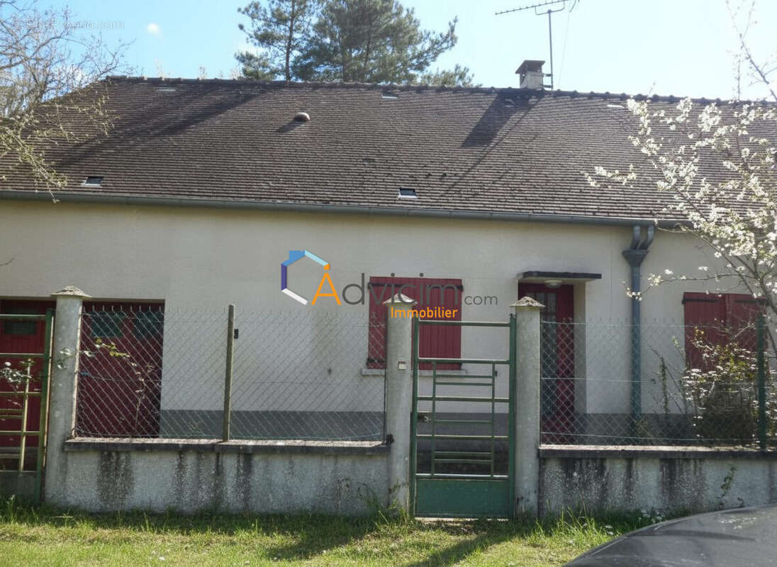 Maison à PRESSIGNY-LES-PINS