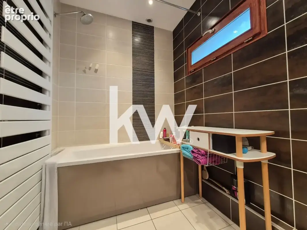 Appartement 5 pièces 113 m² à vendre à Le Chambon-Feugerolles (42500) - photo 3