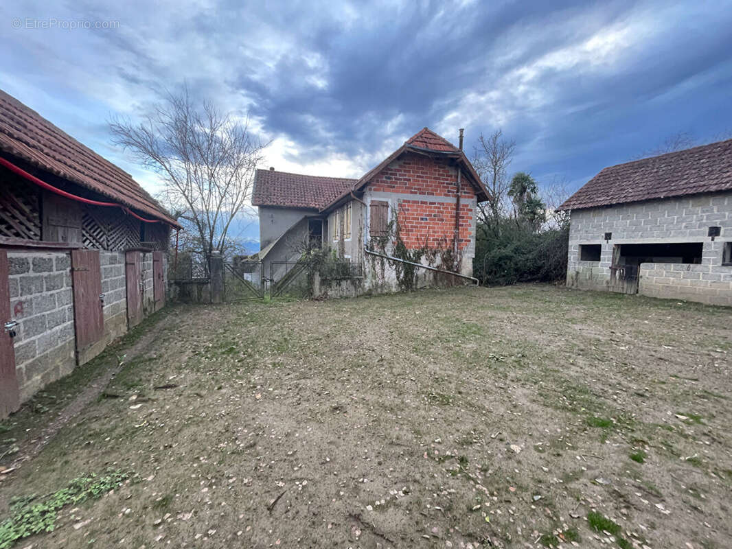 Maison à SERRES-CASTET