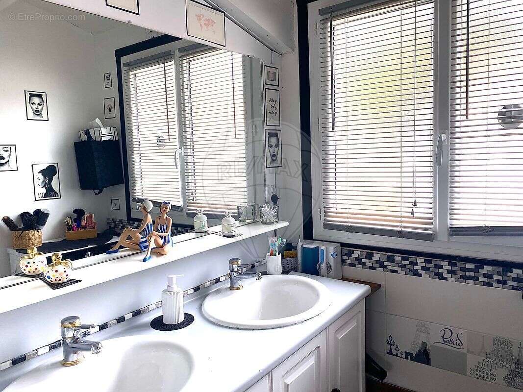 Maison à LES MATHES