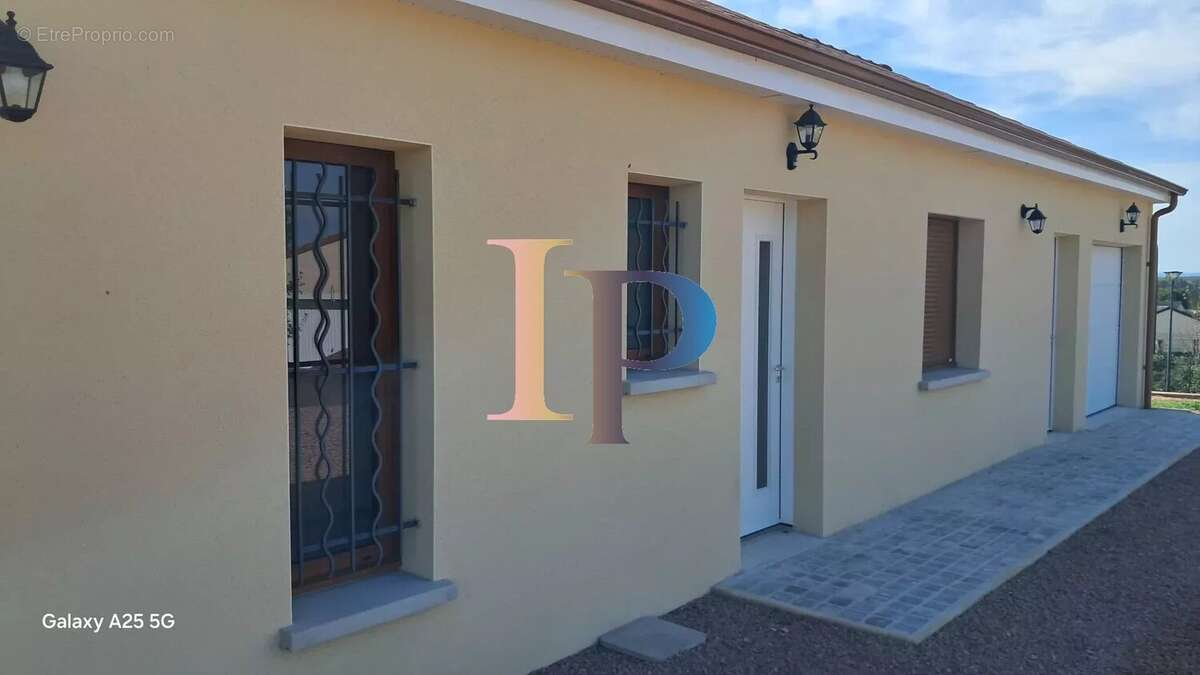 Maison à PARAY-LE-MONIAL