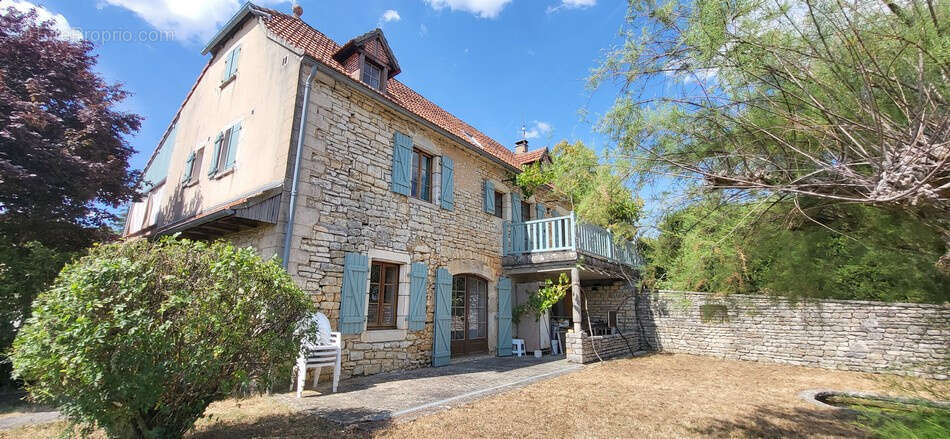 Maison en pierre bénéficiant d'une piscine et d'un panorama champêtre - photo 21