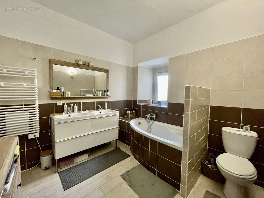 Secteur dentelle - jolie maison entierement renovee avec jardin - photo 10
