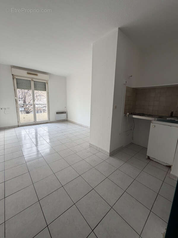 Appartement à MARSEILLE-5E
