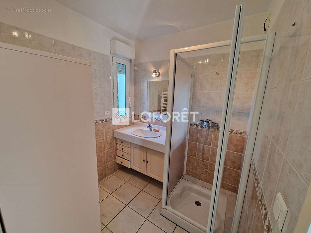 Appartement à ONET-LE-CHATEAU