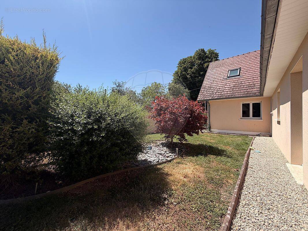 Maison à SAINT-JEAN-DE-BONNEVAL