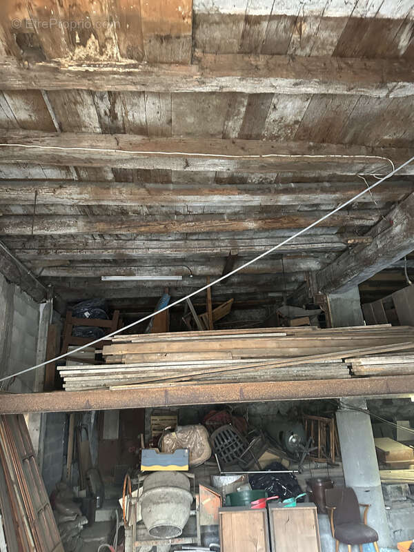 Maison à LA ROCHE-SUR-FORON