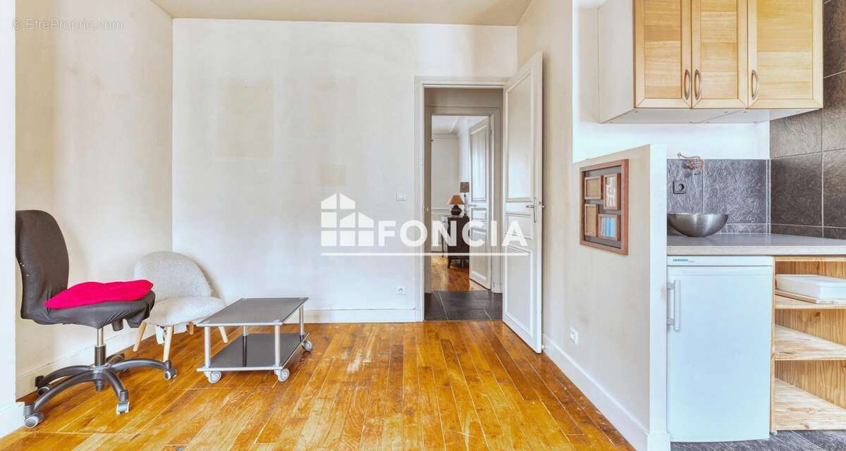 Appartement à PARIS-16E