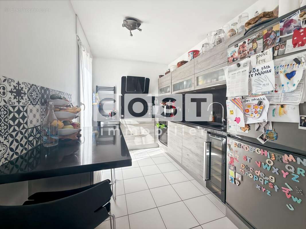 Appartement à GENNEVILLIERS