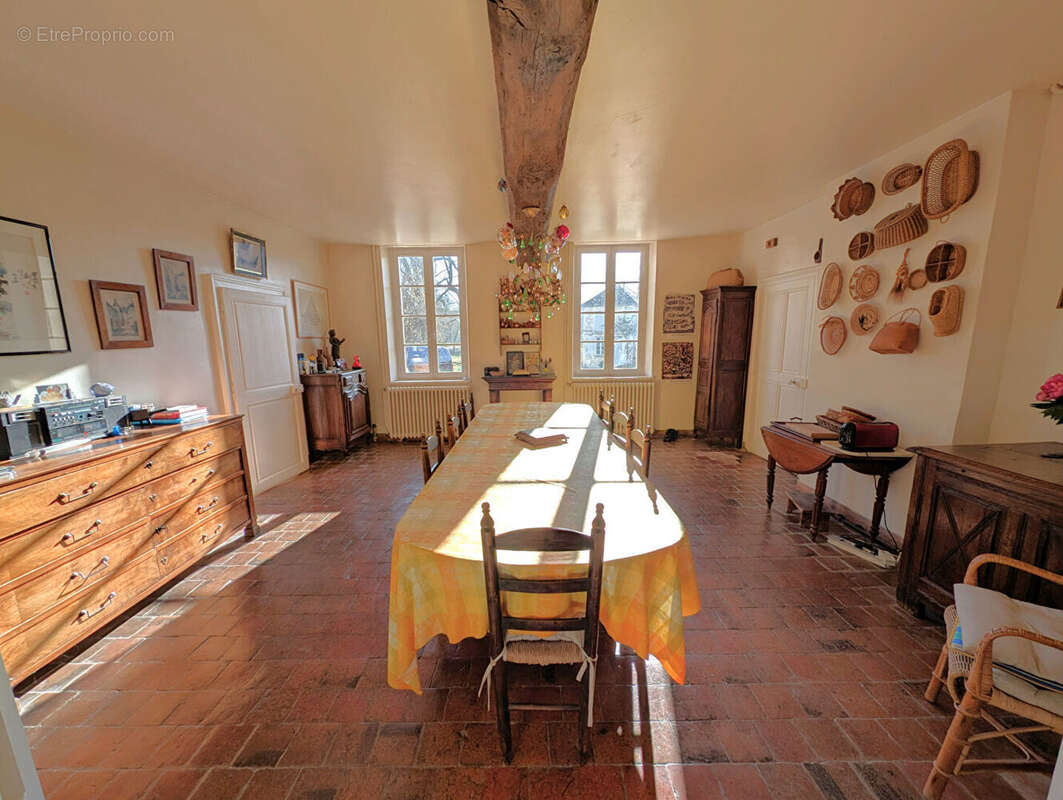Maison à CHARBUY