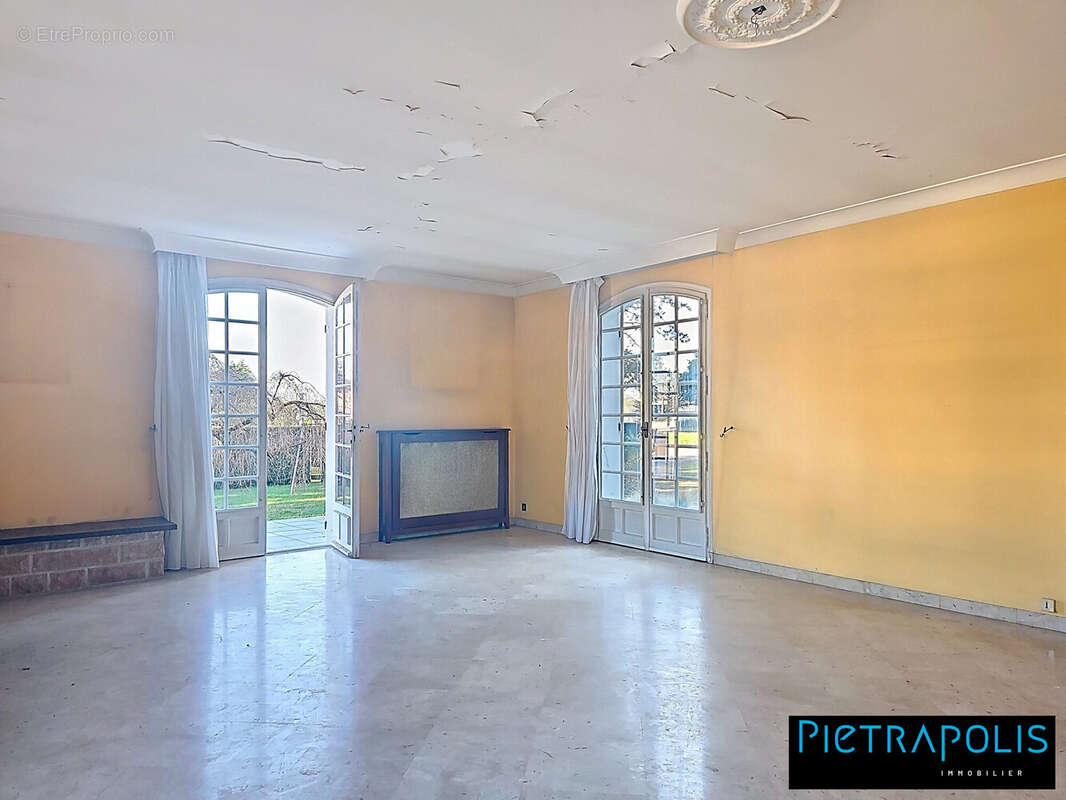 Maison 220 m² à Taponas  - photo 5