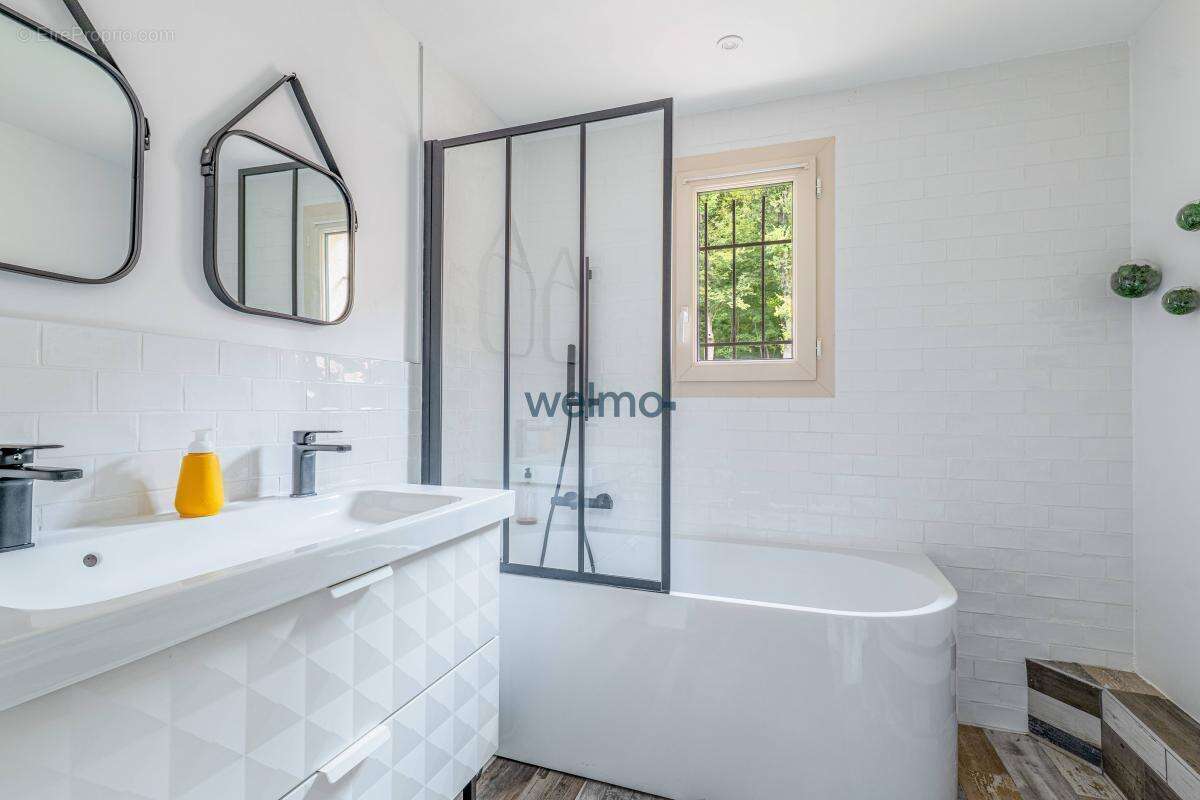 Maison à TASSIN-LA-DEMI-LUNE