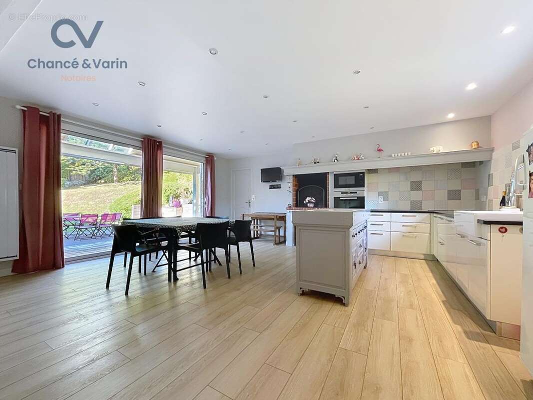 Maison 255 m² à Lisieux  - photo 3