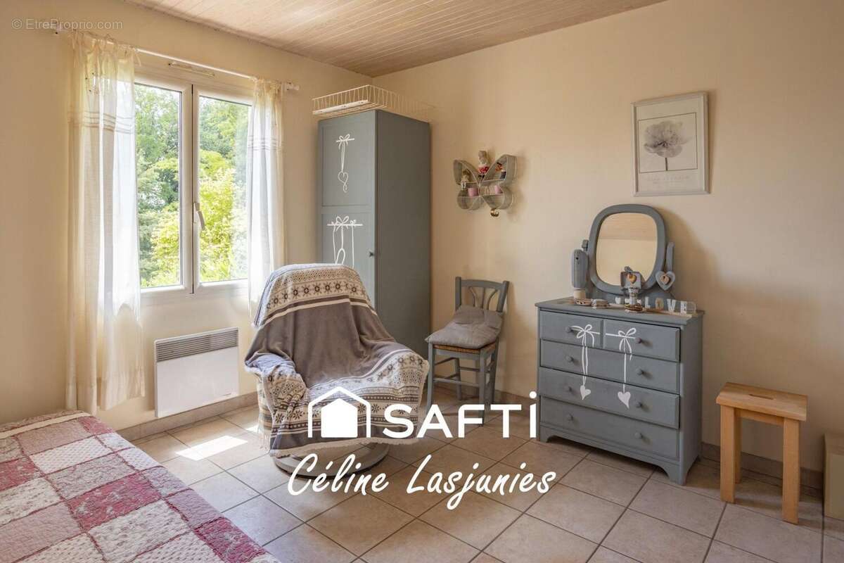 Maison 205 m² à Allez-Et-Cazeneuve  - photo 4