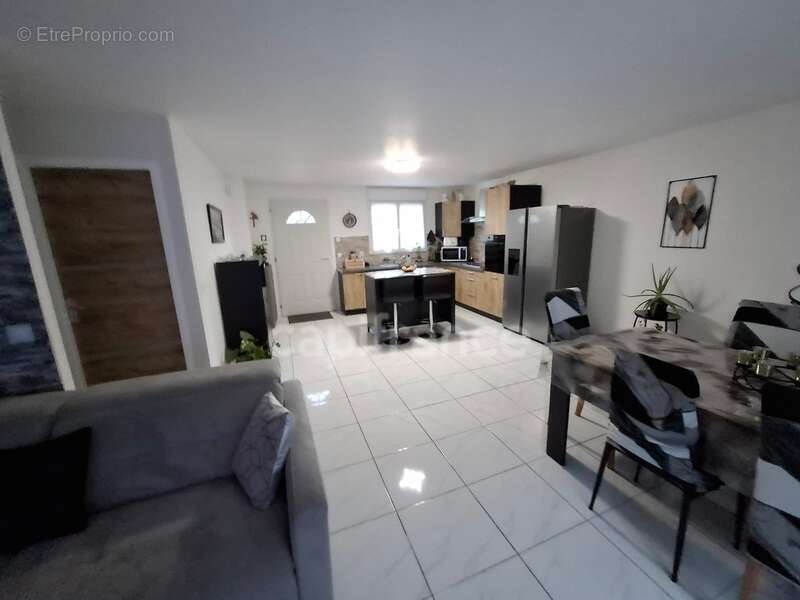 Maison à SAINTE-ANASTASIE-SUR-ISSOLE