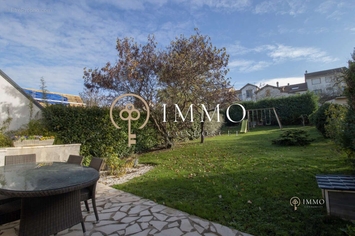 Maison à L&#039;HAY-LES-ROSES