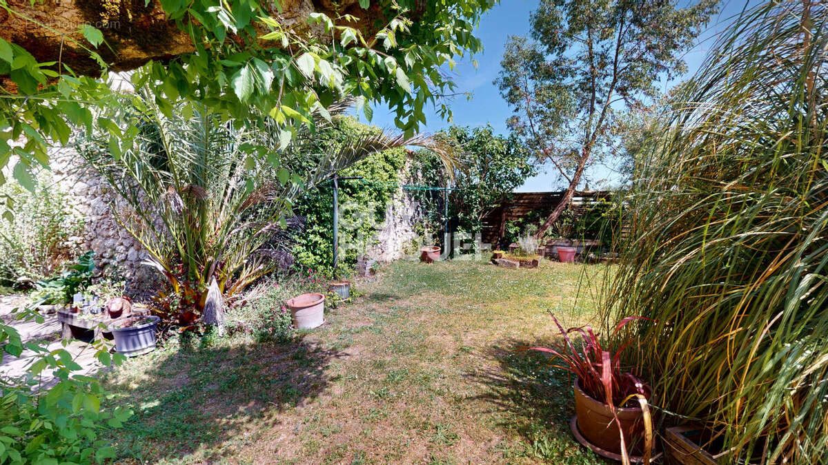 Maison à CASTRES-GIRONDE