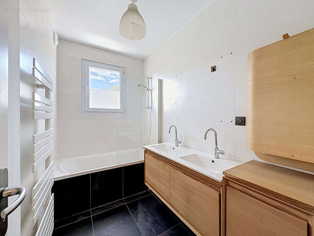 A VENDRE Appartement Caluire Et Cuire 4 pièces 95 m2 - photo 12