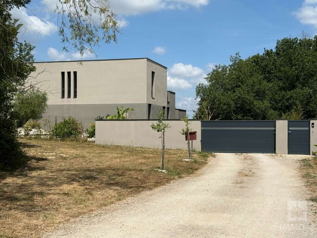 Maison 193 m² à Cahors  - photo 3